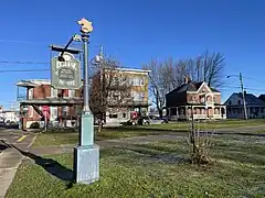 Panneau église catholique (rite latin), horaires des messes, rue Notre-Dame coin Saint-Paul