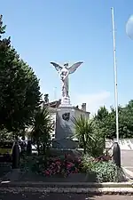 Le monument aux morts (août 2011).