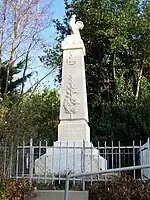 Le monument aux morts (sept. 2012).