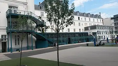 Vue prise depuis l'avenue du Roule, en 2015.