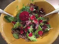 Salade de rose, aneth, et graine de fenouil