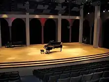  Scène de la salle Henri-Gagnon