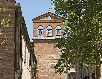 Le clocher-mur