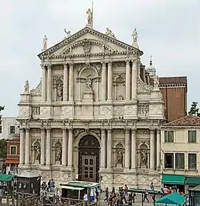 L'église Santa Maria di Nazareth.