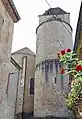 L'abside exhaussée de l'église romane et le clocher