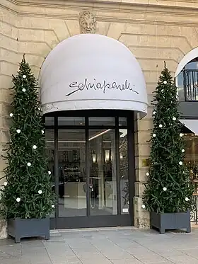 illustration de Schiaparelli (entreprise)