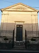 La façade.