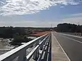 Vue vers le sud depuis le sommet du pont, vers Soma.
