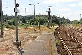 Serquigny, embranchement des voies venant de Rouen (à droite) et Paris vers Caen.
