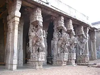 Piliers composites aux chevaux dressés, Sri Ranganatha Swamy, déb. XVIIe&nbsp;siècle. Tiruchirapalli
