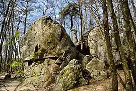 Les Roches qui dansent de Saint-Barthélemy-de-Vals.