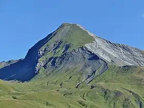Lancebranlette vu sous le col du Petit-Saint-Bernard.