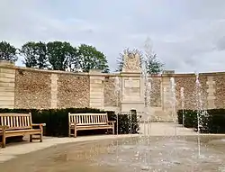 Fontaine sèche au square des Francine.