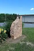 Stèle Afrique du Nord de dos.