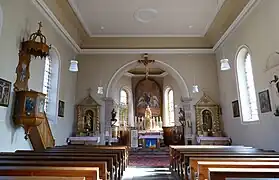 Vue intérieure de la nefvers le chœur.