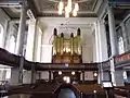 St. Anne's Limehouse (1714–30), intérieur tourné vers l'ouest.