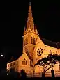 La cathédrale de nuit.
