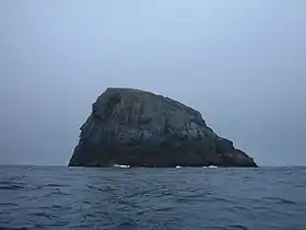 Vue de Stac Levenish depuis Hirta.