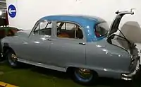Standard de l'avant-garde de la Phase II Berline.