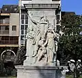 Le haut-relief est.