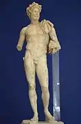 Statue d'un homme barbu