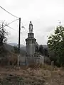 La statue de Notre-Dame de Lourdes.