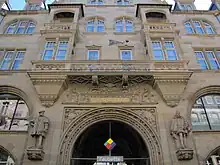 Les statues de J. Sturm et de D. Specklin d'A. Marzolff  sur les Petites-Boucheries (1902).