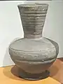 Vase. Préfecture de Shizuoka. VIIIe&nbsp;siècle, période Asuka ou Nara. Grès sue. Musée Guimet