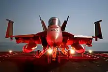 F/A-18E/F Super Hornet sur le pont d'envol du porte avions USS Dwight D. Eisenhower en mer d'Arabie en 12/2006