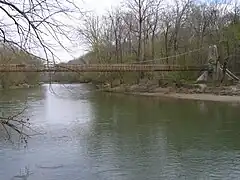 Le pont suspendu.