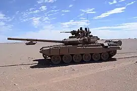 Char de fabrication russe T-90S de l'armée algérienne en 2015.