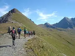 Le col des Chavannes (2&nbsp;603&nbsp;m) au km 19,7 et sa descente