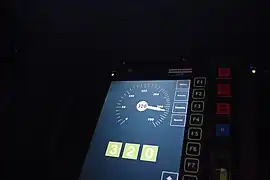 Affichage de la vitesse instantanée (320 km/h) et de la TVM 430, en cabine de conduite.