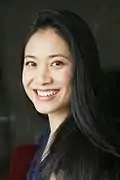 Geneviève Doang est la voix d'Evangelyne.