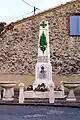 Le monument aux morts sur la place principale (mars&nbsp;2012)