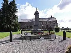 Le monument aux morts.