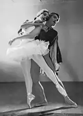Tamara Toumanova et Serge Lifar dans Le Lac des cygnes.