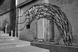 Œuvre abstraite créée par Tape Over à Trouville-sur-Mer.