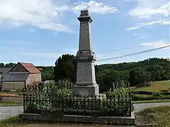Le monument aux morts.