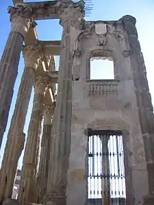 Balcon du palais du Comte des Corbos, du XVIe&nbsp;siècle.
