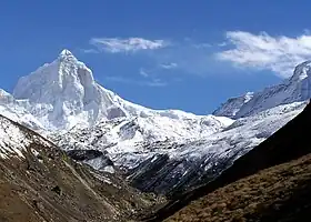 Vue du Thalay Sagar depuis le lac Kedartal au nord-ouest.