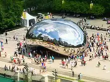 La Cloud Gate.