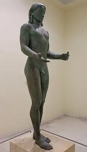 Apollon du Pirée, 530-520 ou début Ve. Bronze, H. 1,92&nbsp;m. MArch Pirée