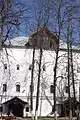 Logis à trois niveaux, école slavo-latine