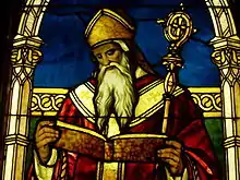 Vitrail représentant un évêque.