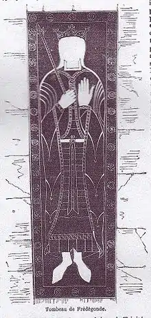 VIe&nbsp;siècle : gisant gravé sur dalle funéraire (Frédégonde)