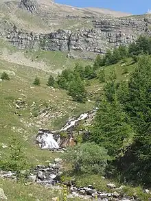 Torrent du Crachet, émissaire du lac.