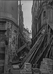 Démolition d'une maison à l'angle de la rue Bouquières, par Eugène Trutat (vers 1900, muséum de Toulouse).