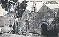 Trélévern ː l'église Saint-Léonor-et-Sainte-Anne au début du XXe&nbsp;siècle (carte postale).