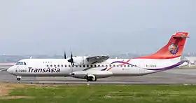 B-22816, l'appareil impliqué, ici photographié à l'aéroport de Taipei Songshan en janvier 2015, un mois avant l'accident